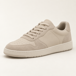 Cauce 10 in sand, three-quarter view