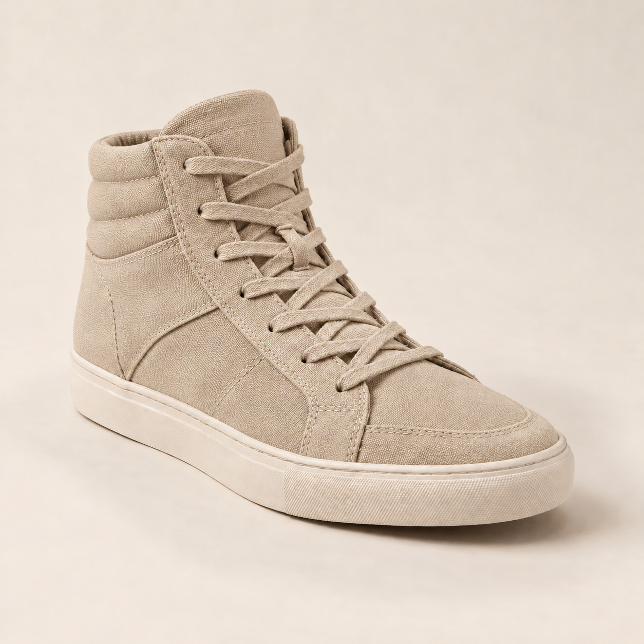 Transit 04 in sand, three-quarter view